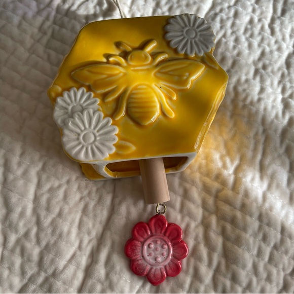 Ceramic honeybee wind chime - Picture 8 of 8
